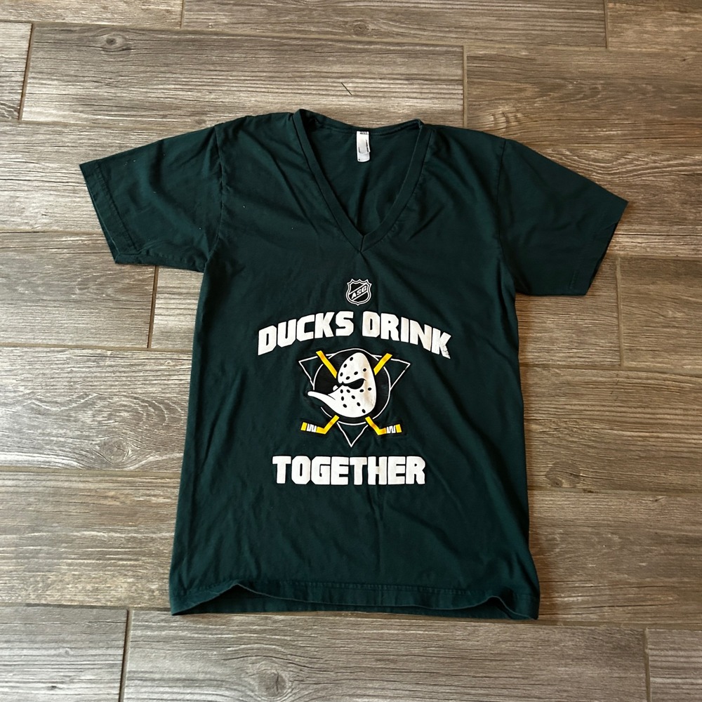 Anaheim Ducks Drink Together V‎ Neck T Shirt Women's Size S Green Hockey